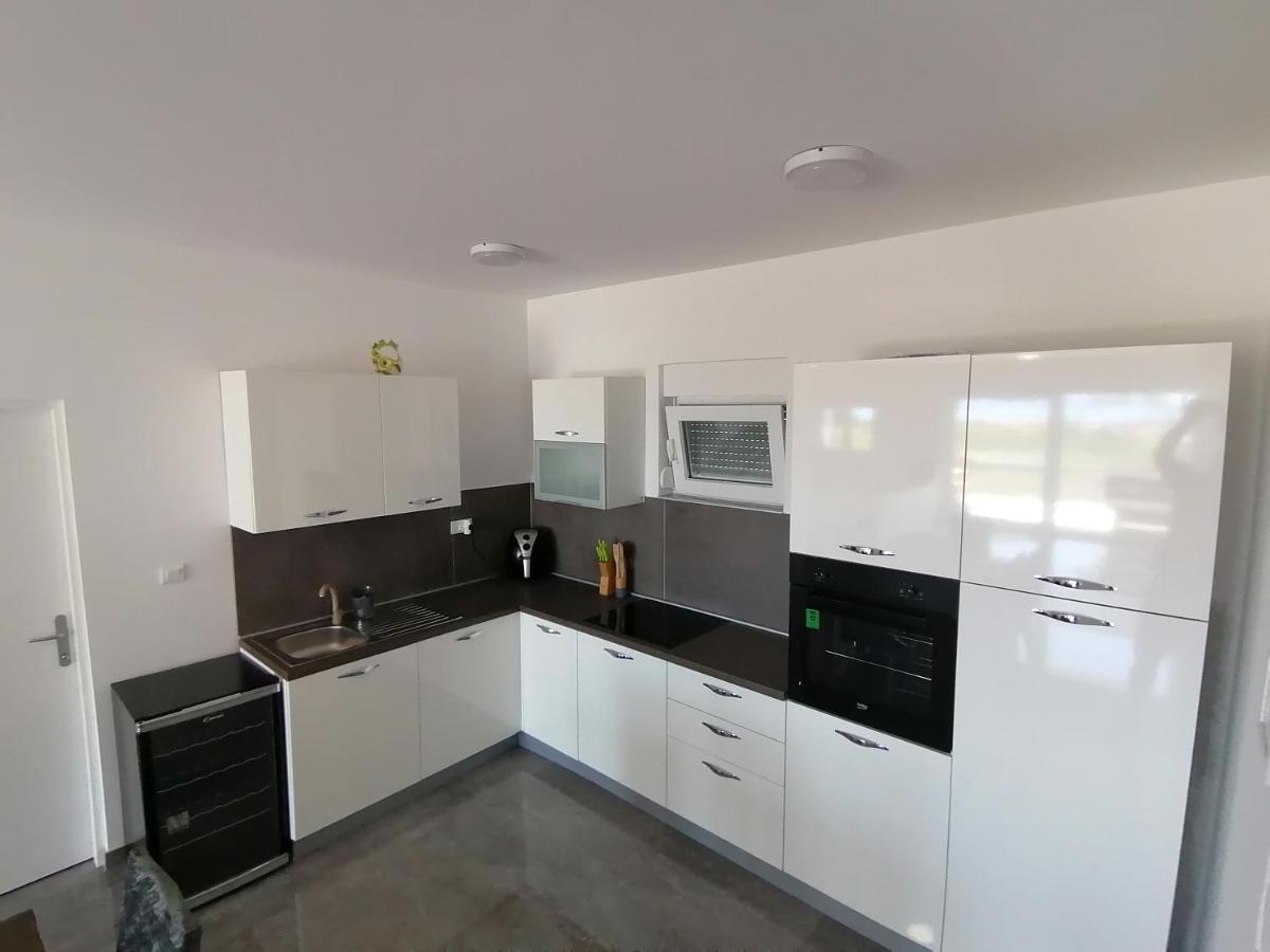 Villa Marta 3 Bedrooms, 2 Baths And Pool Kaštel Štafilić Kültér fotó
