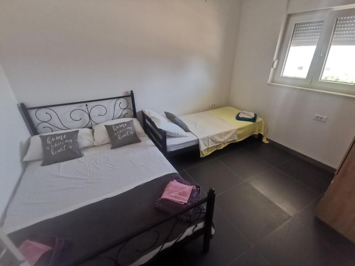 Villa Marta 3 Bedrooms, 2 Baths And Pool Kaštel Štafilić Kültér fotó