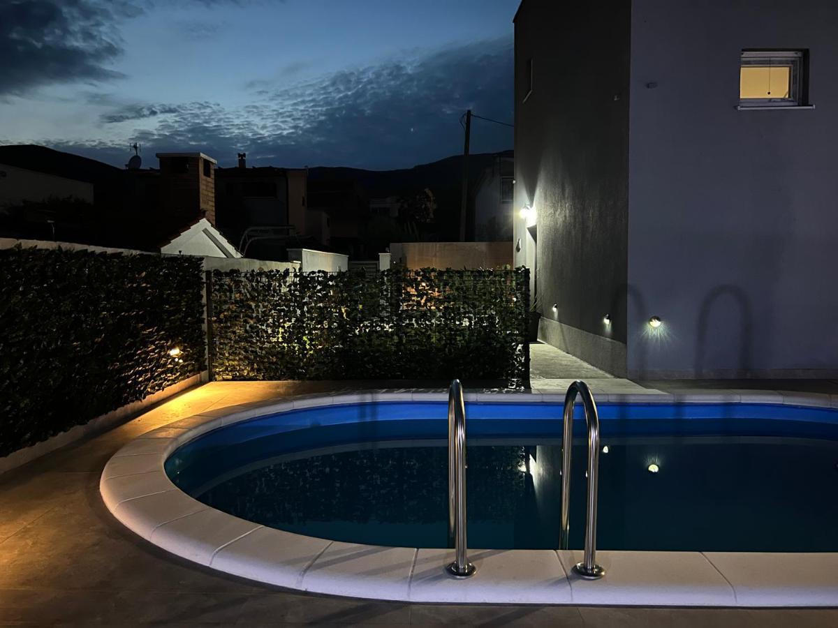 Villa Marta 3 Bedrooms, 2 Baths And Pool Kaštel Štafilić Kültér fotó