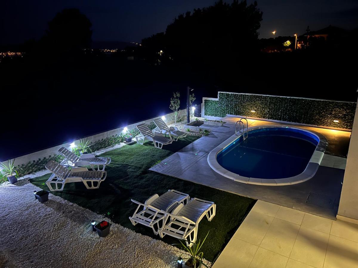 Villa Marta 3 Bedrooms, 2 Baths And Pool Kaštel Štafilić Kültér fotó
