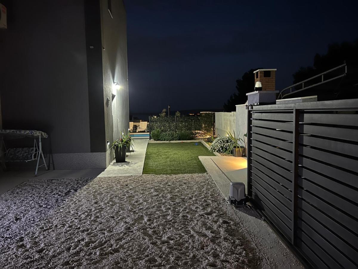 Villa Marta 3 Bedrooms, 2 Baths And Pool Kaštel Štafilić Kültér fotó
