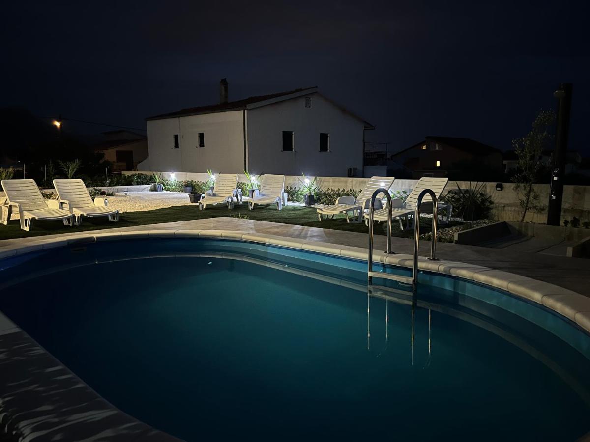 Villa Marta 3 Bedrooms, 2 Baths And Pool Kaštel Štafilić Kültér fotó